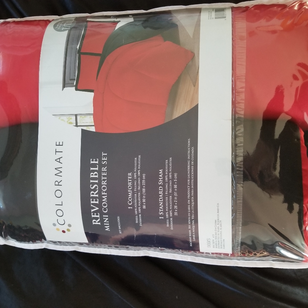 Reversable comforter twin/twin xl brand new